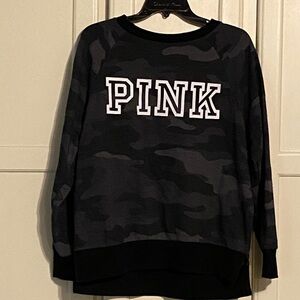 🩷🛍️New! PINK Black and Gray Camo Print Sweatshirt🩶🖤
